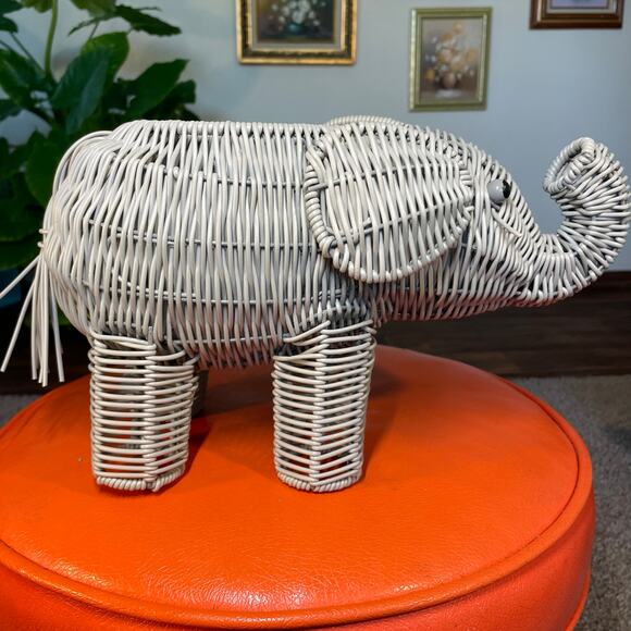 Vintage Grey Woven Elephant Planter Unique Decor Plant Holder - Picture 14 of 16